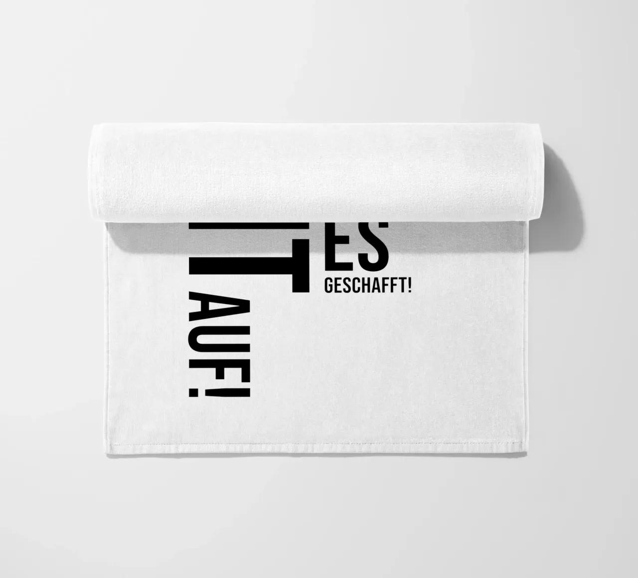 Non arrendetevi telo mare da YV TYPOGRAPHY