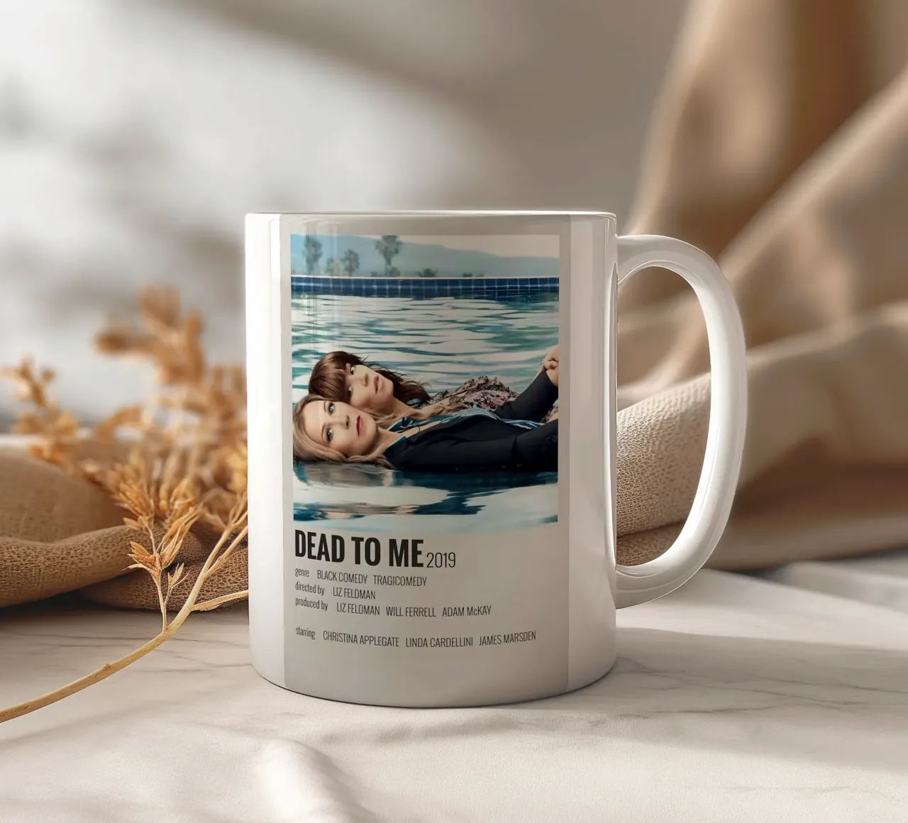 DEAD TO ME 2019 tazza in ceramica da MVFminimalist