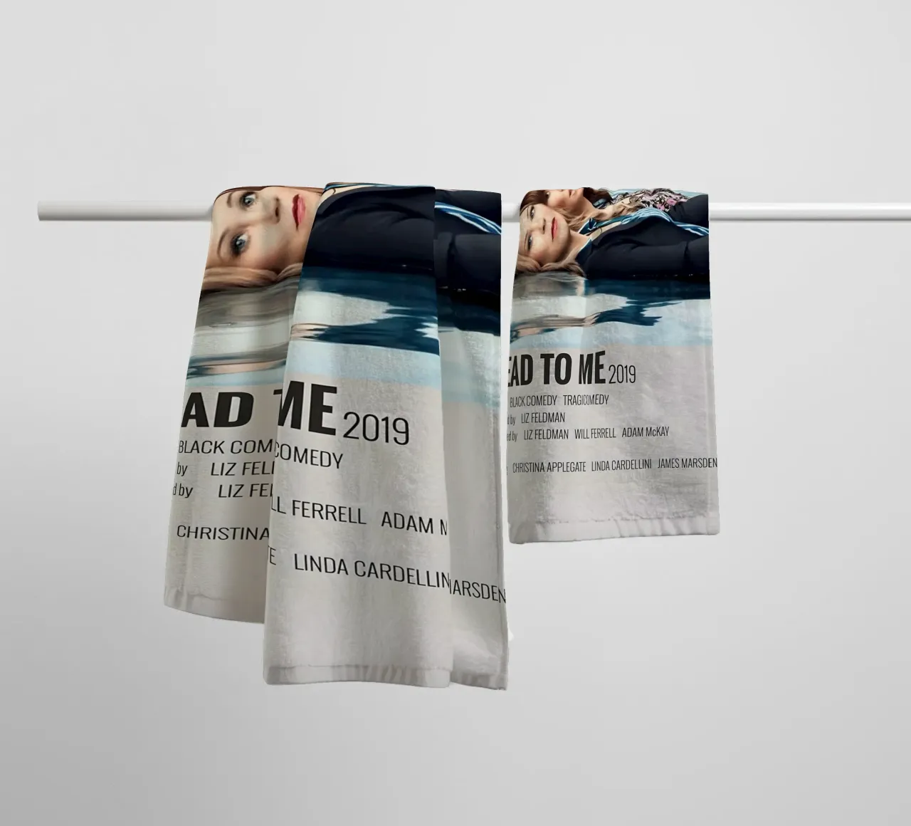 DEAD TO ME 2019 asciugamano da bagno da MVFminimalist