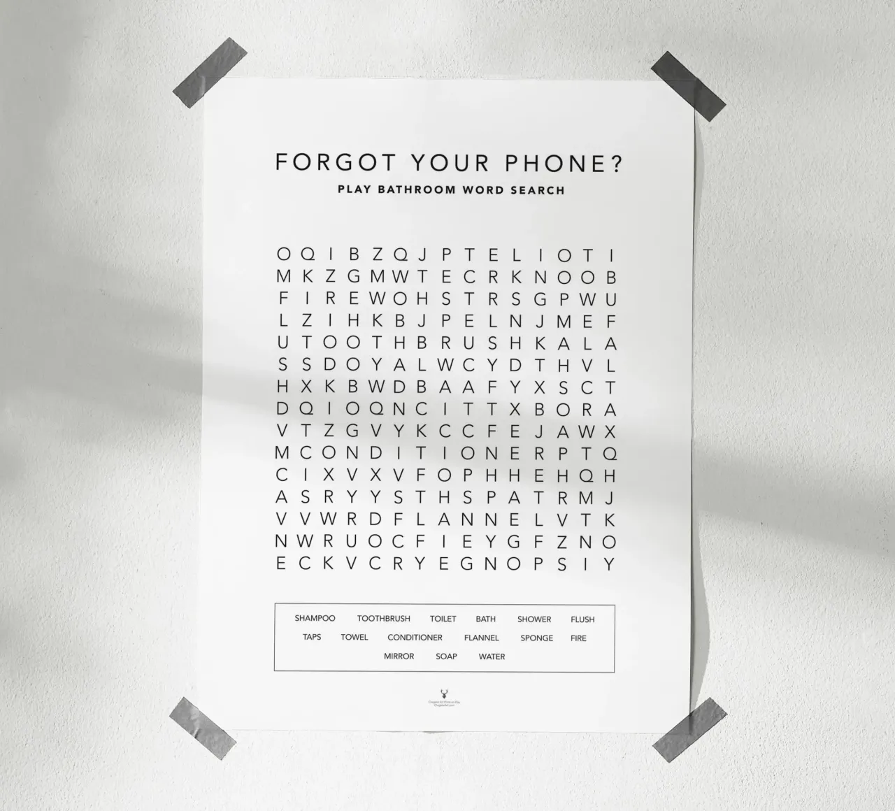 Dimenticato il telefono Divertente ricerca di parole per il bagno Divertente il bagno. poster con telaio in plastica da Chagatai Art