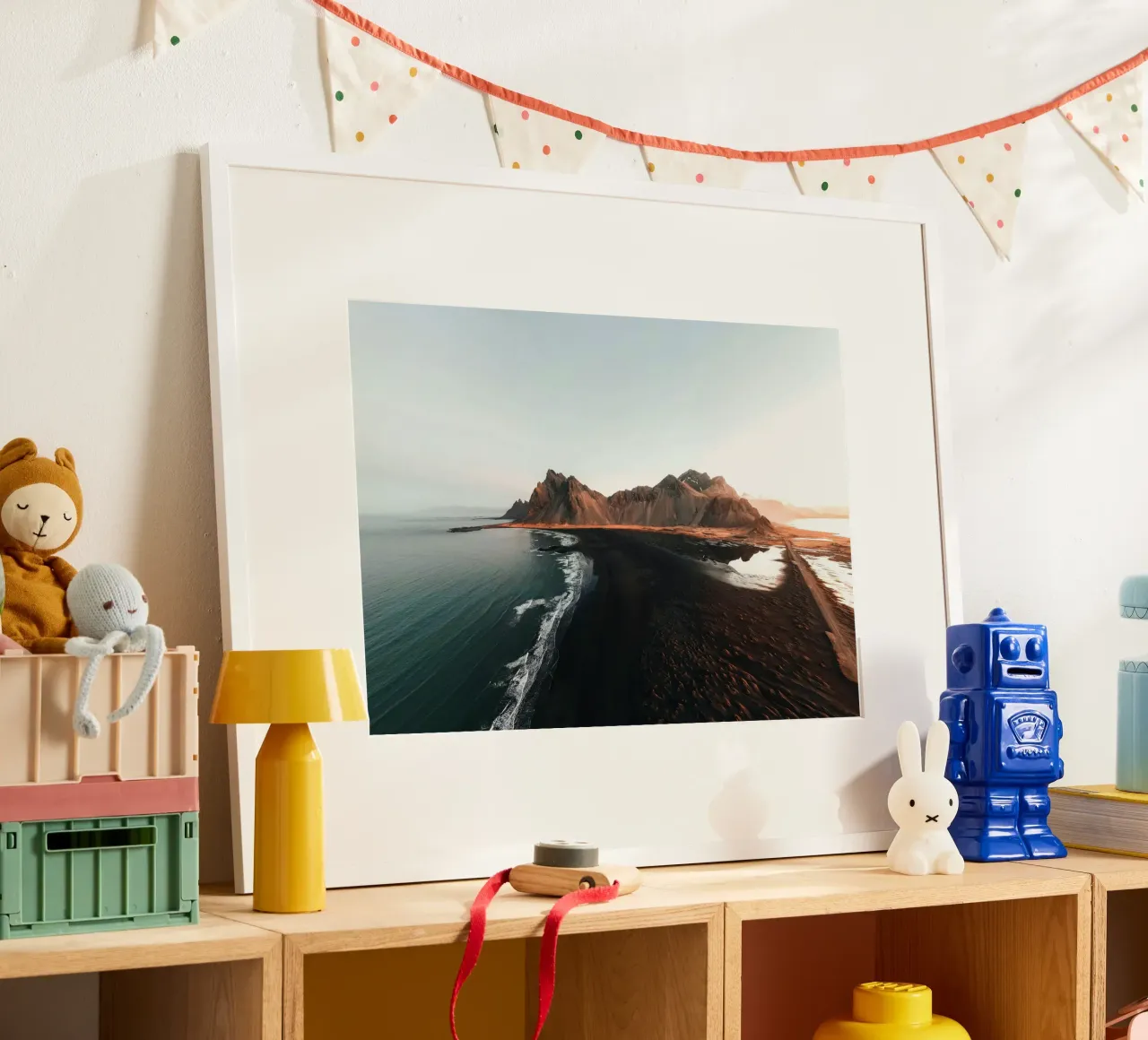 montagne oceano poster con telaio in legno da Earthly Visions