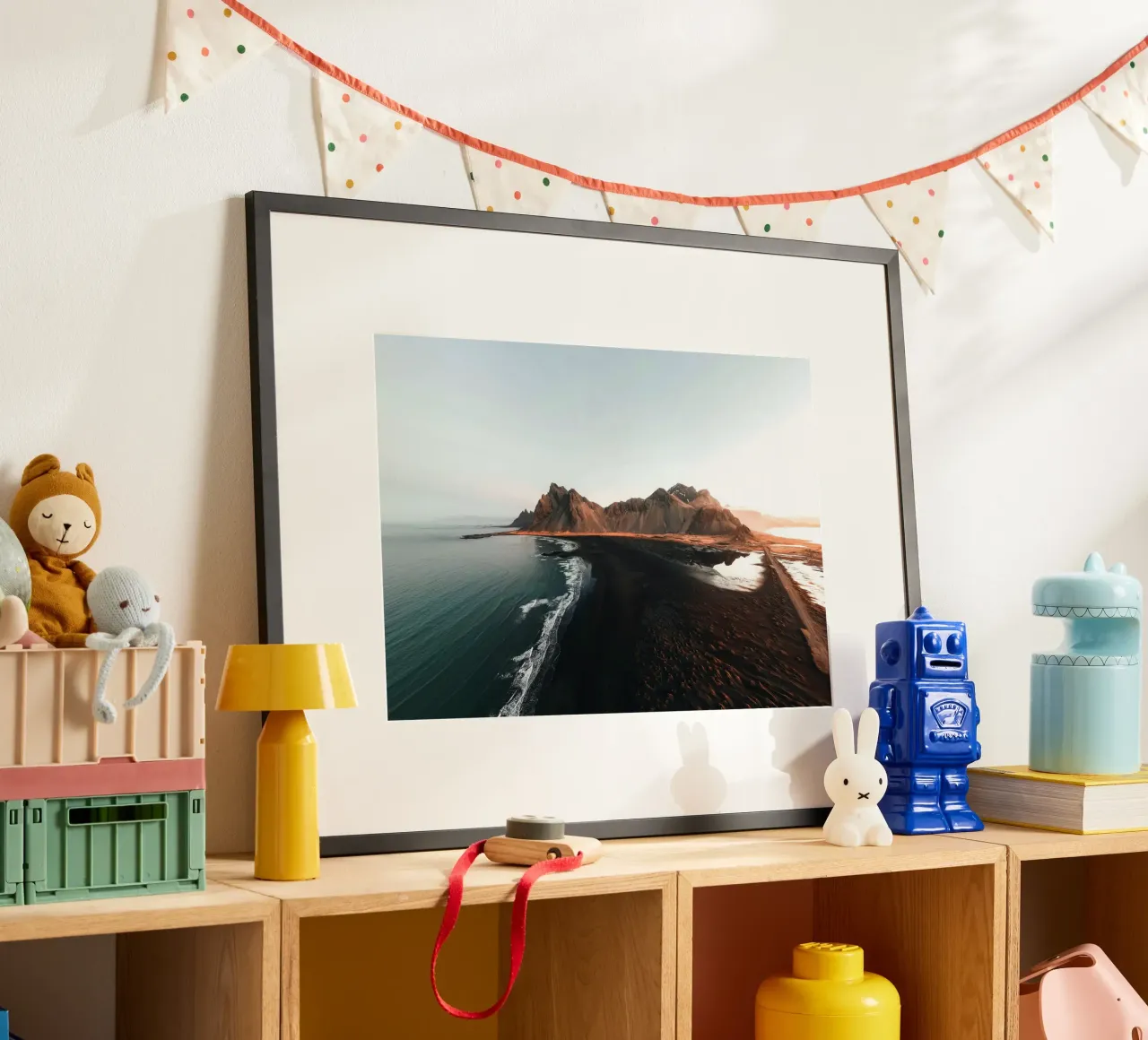 montagne oceano poster con telaio in legno da Earthly Visions