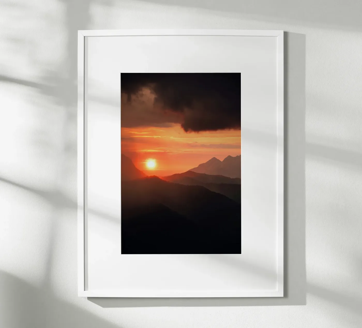 montagnes au coucher du soleil poster de Earthly Visions