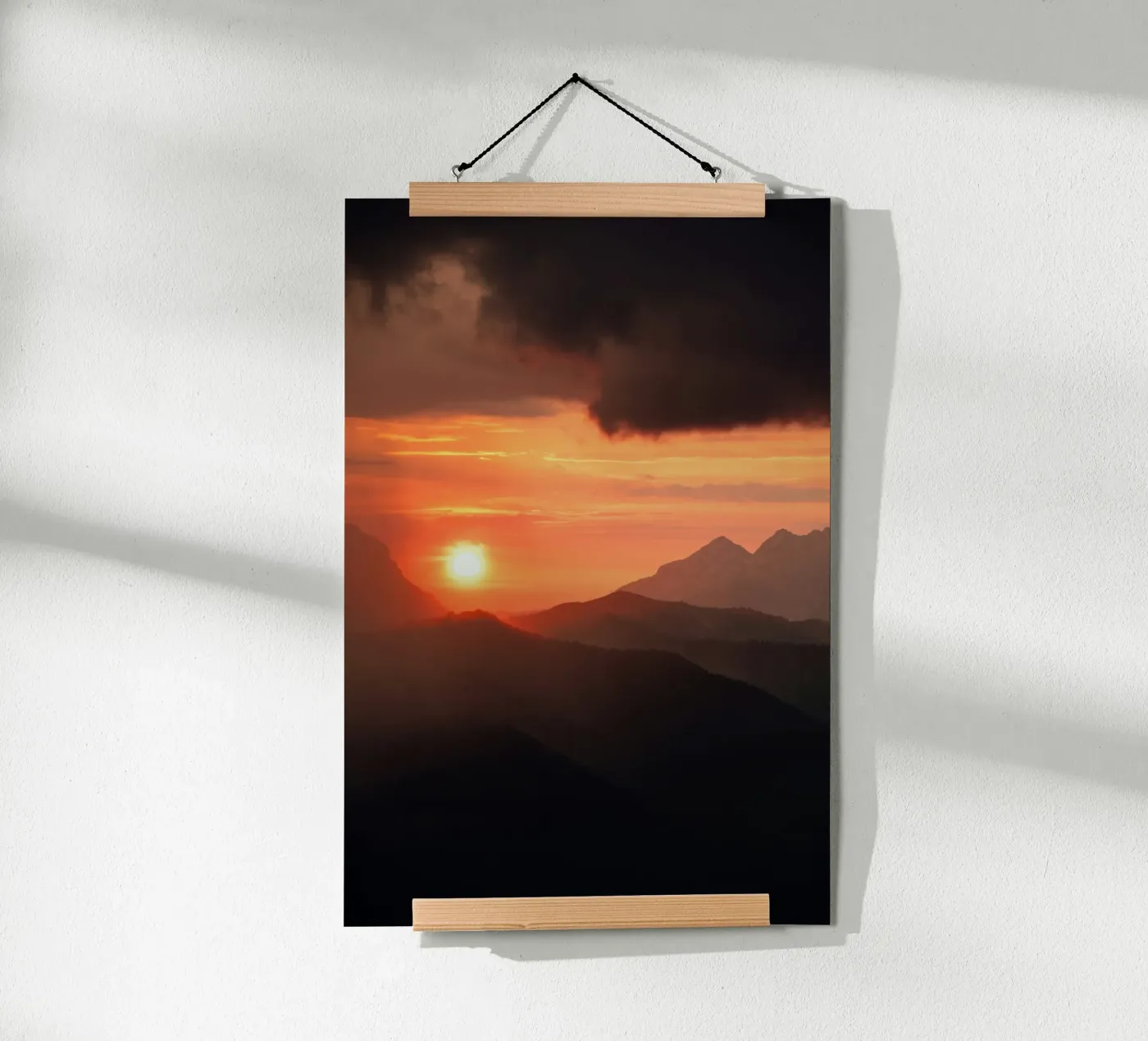 montagnes au coucher du soleil poster de Earthly Visions