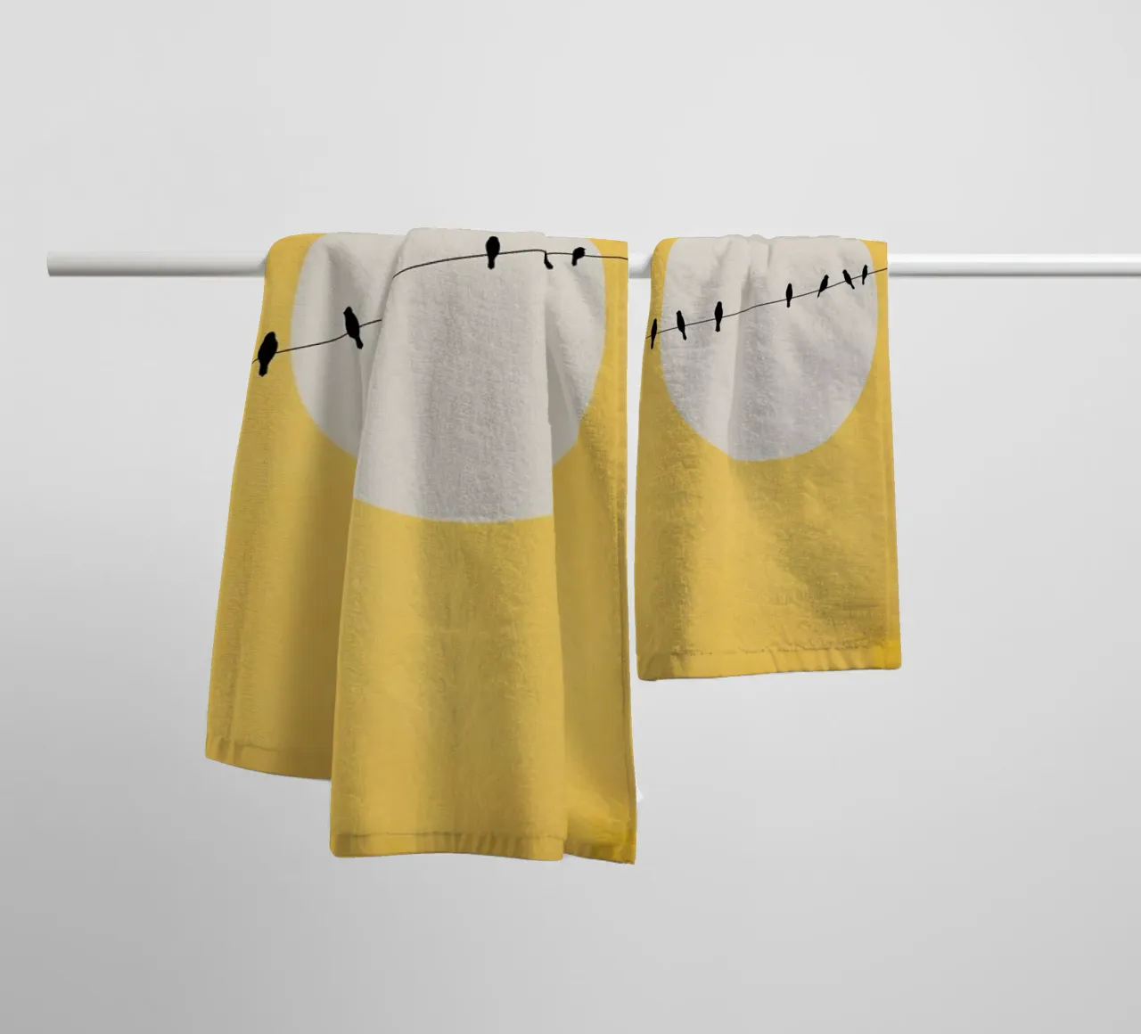 Chirping And Chilling (at Day) asciugamano da bagno da Kubistika