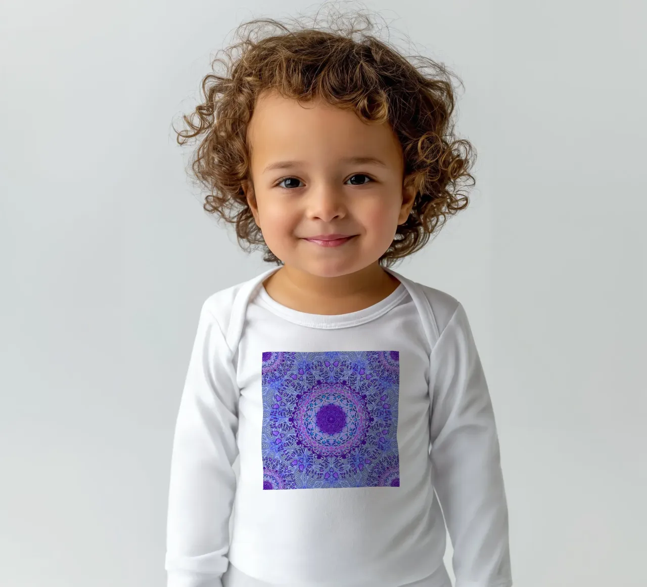 Immergrünes Mandala Langarm Babybody von Nina May Design Studio