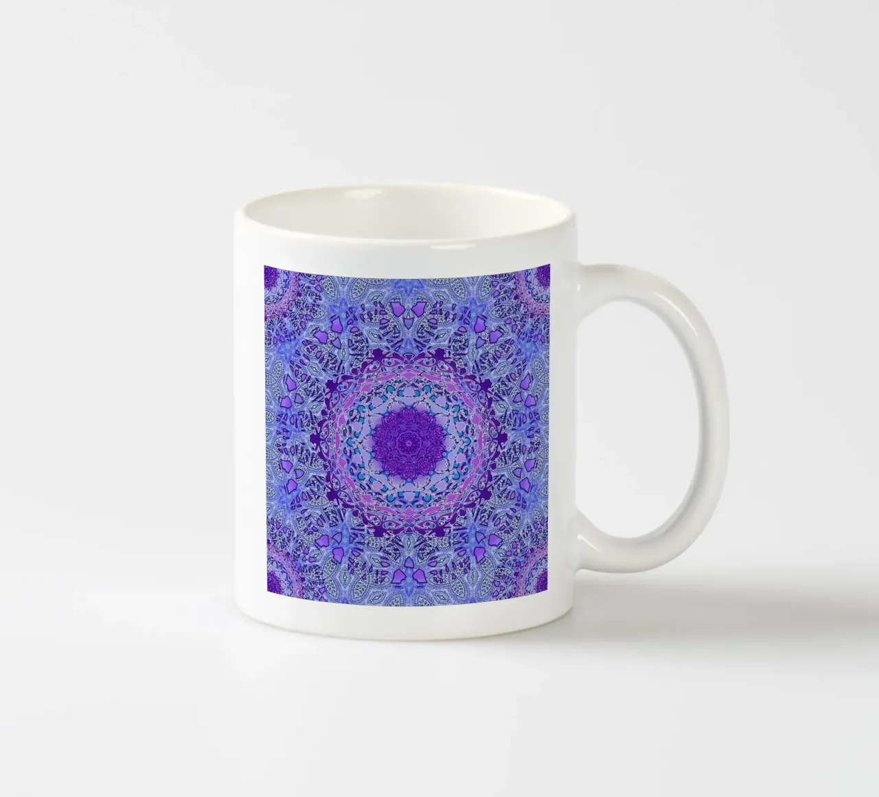 Mandala di pervinche tazza in ceramica da Nina May Design Studio