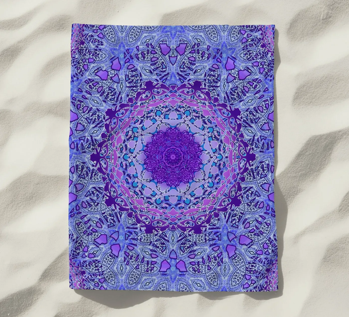 Mandala di pervinche telo mare da Nina May Design Studio