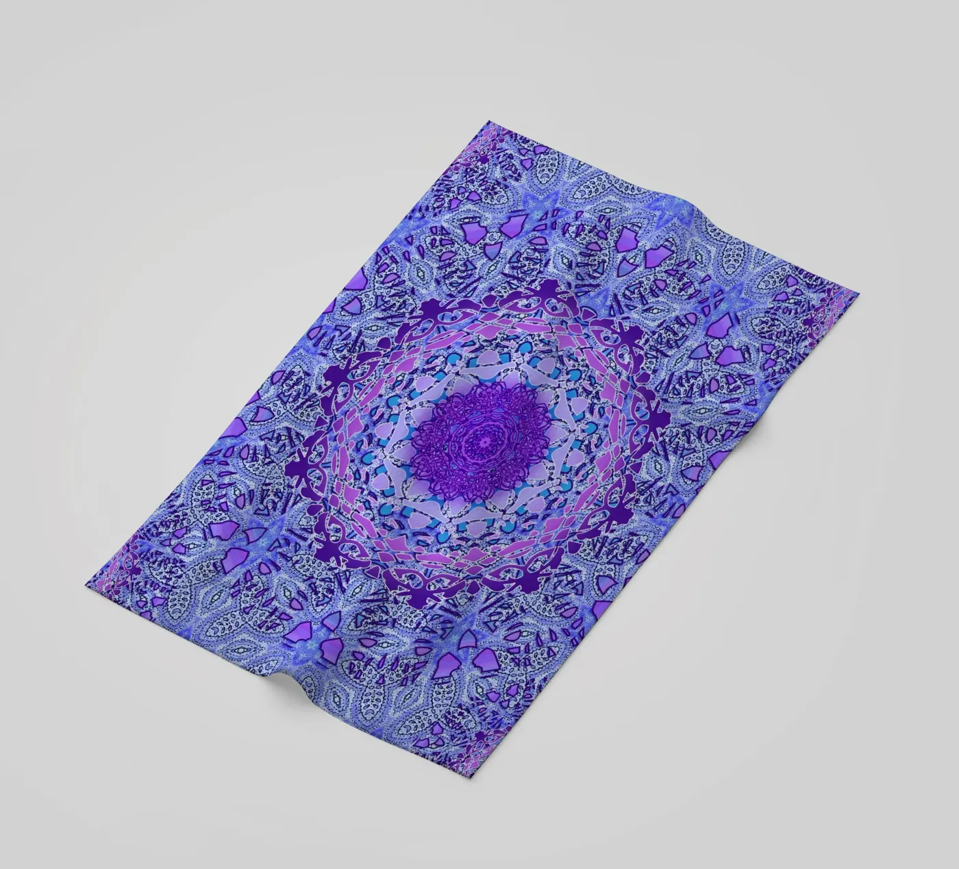 Periwinkle Mandala telo mare da Nina May Design Studio