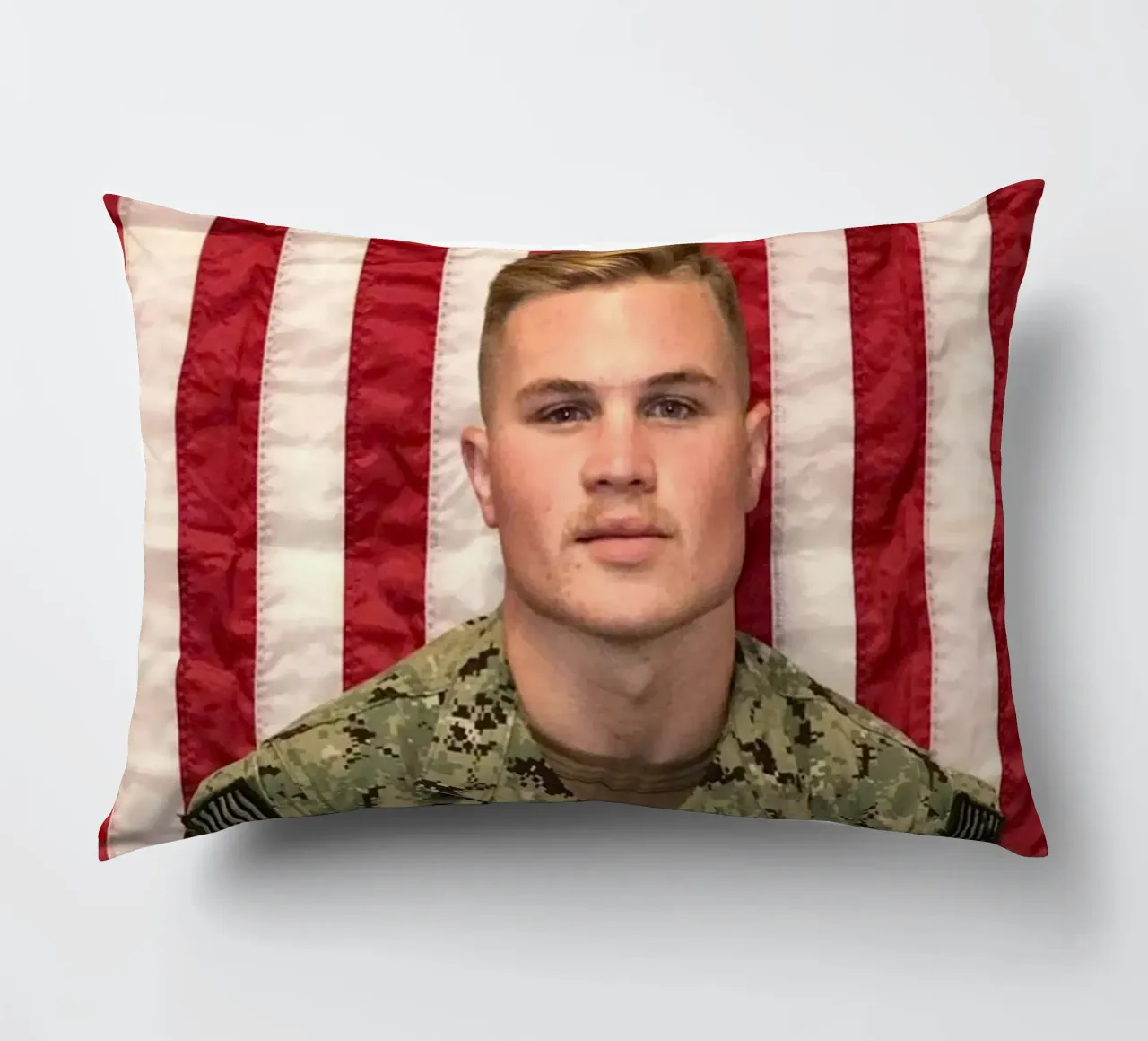 Zach Bryan cuscino da fayzelkodok
