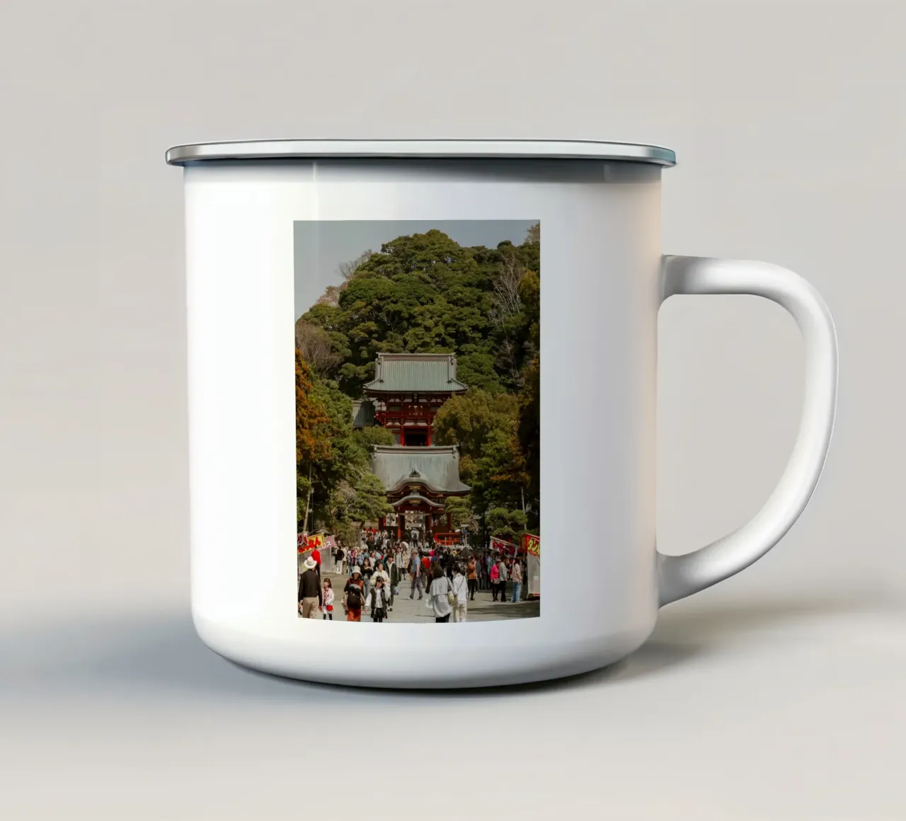 Santuario di Kamakura, Giappone tazza in smalto da Marcel Bisig