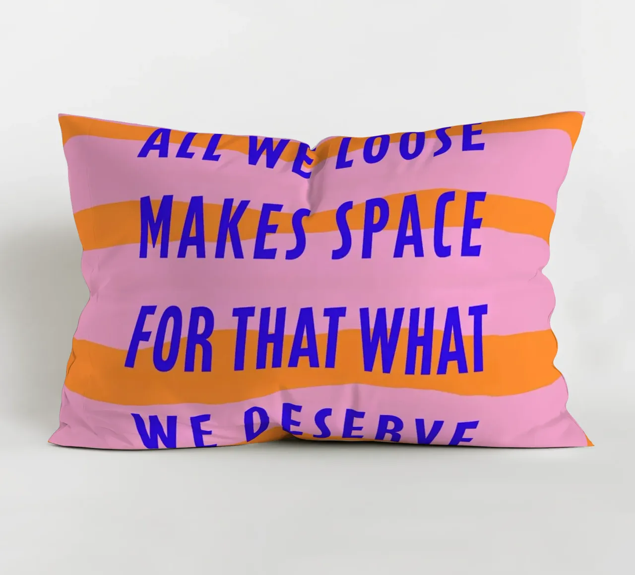 All we loose makes space. cuscino da FRICKE DESIGN