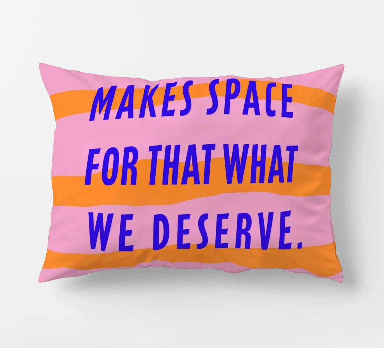 All we loose makes space. cuscino da FRICKE DESIGN