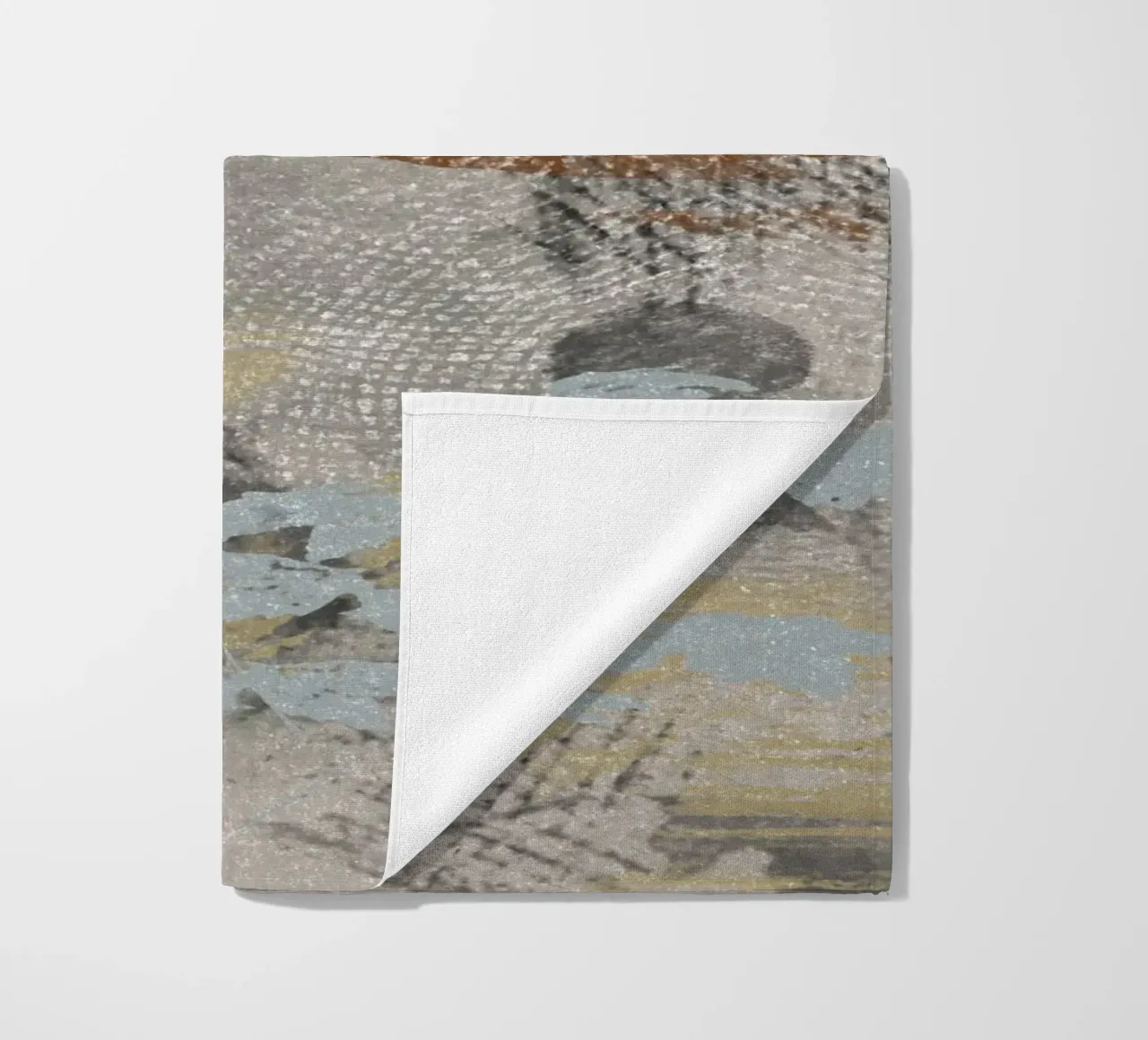 Modern abstract digital painting with textures and shapes strandhanddoek van Imaginative