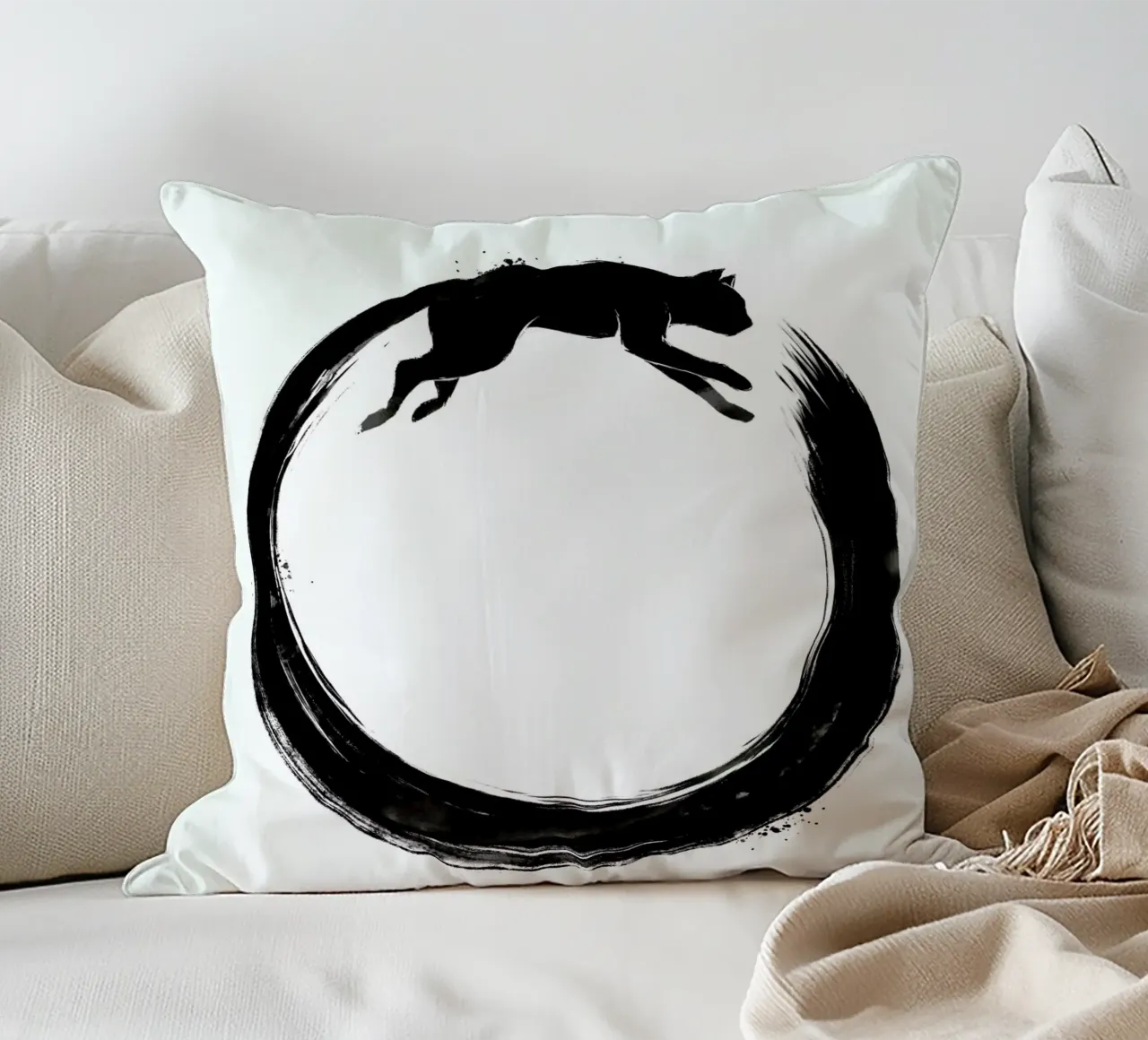 Sumie Enso Cat cuscino da Tobe Fonseca