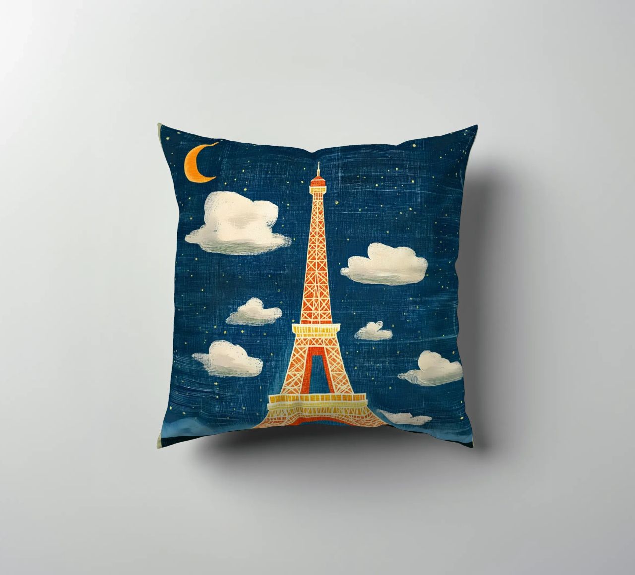 Torre Eiffel di notte cuscino da Curious Canvas