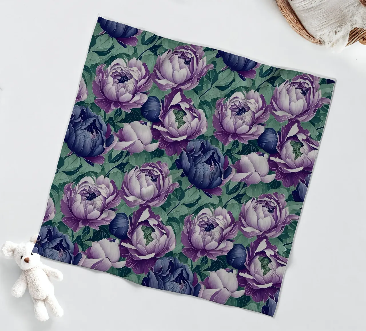 Peonie antiche coperta in pile da Nina May Design Studio