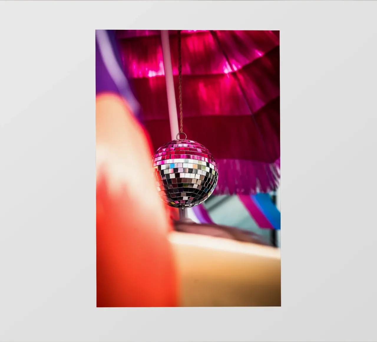 Disco pellicola backlit da Flo Klein Gallery