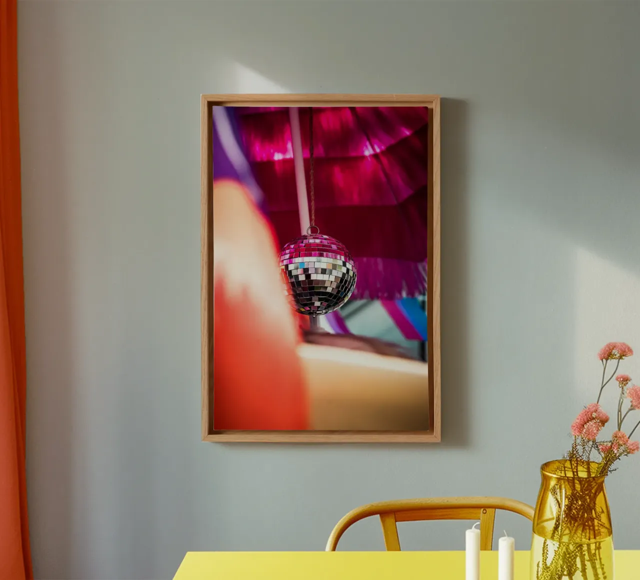 Disco canvas met Baklijst van Flo Klein