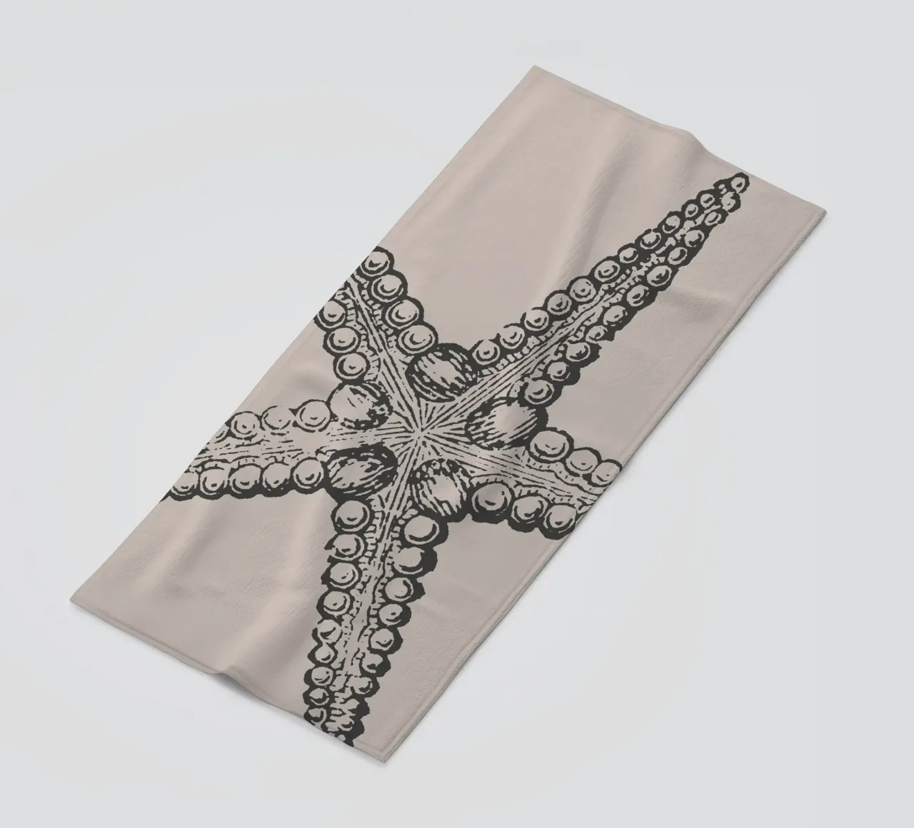 Gedetailleerde zeester Print - Aardetinten, Modern Zeeleven A strandhanddoek van ClubArt