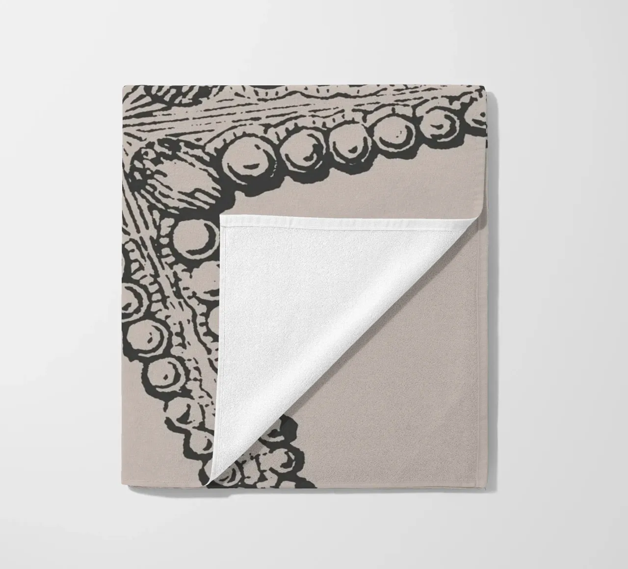 Gedetailleerde zeester Print - Aardetinten, Modern Zeeleven A strandhanddoek van ClubArt