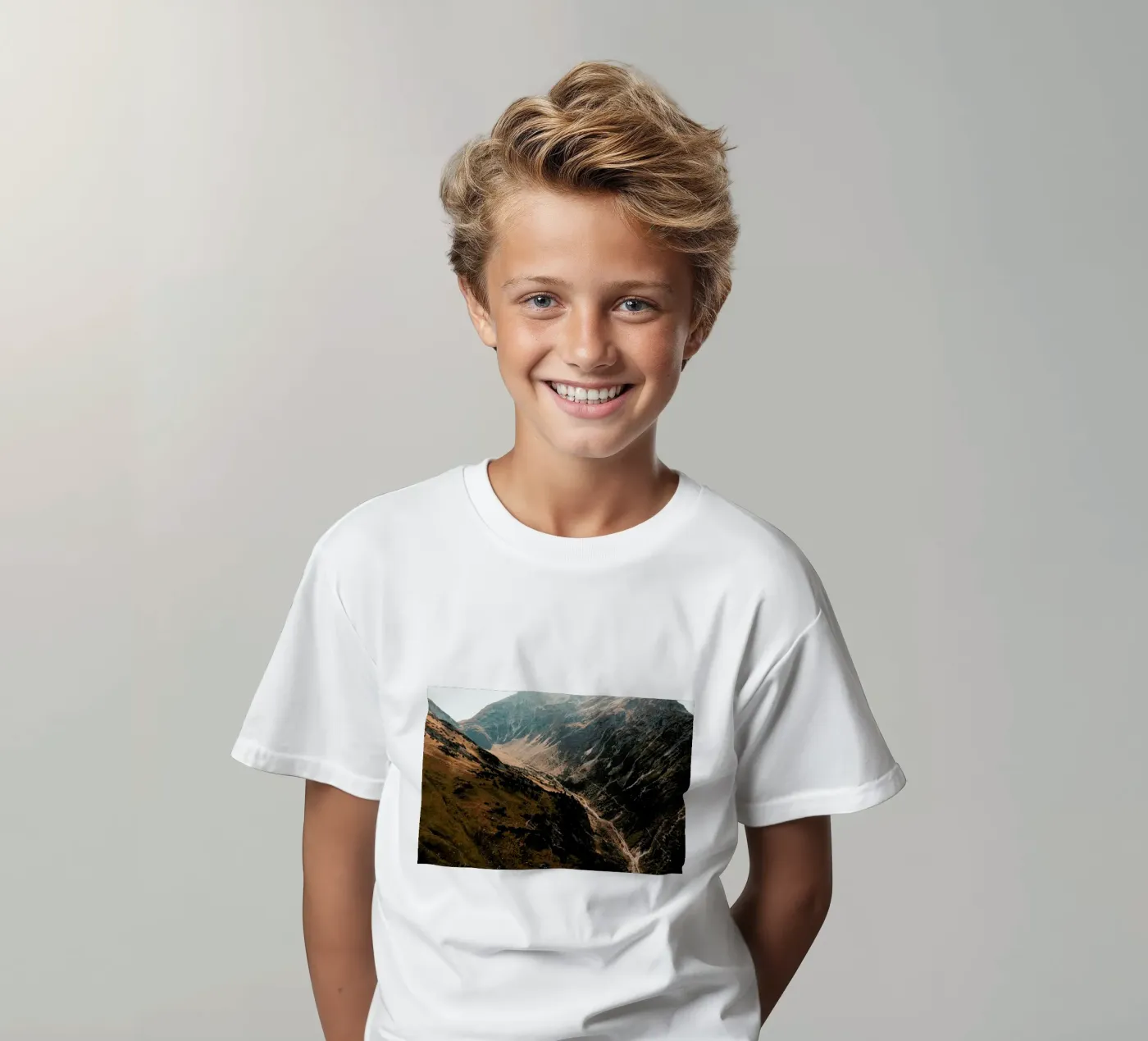 Unknown Planet kinder t-shirt van Sebastian Hilgetag