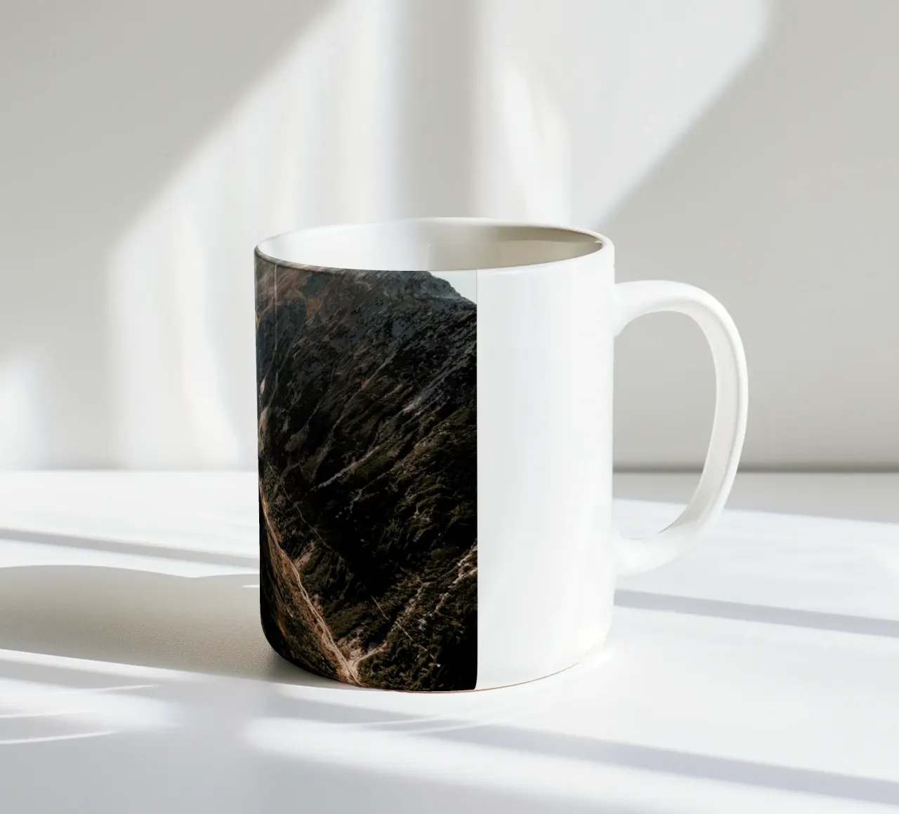 Unknown Planet tazza in ceramica da Sebastian Hilgetag