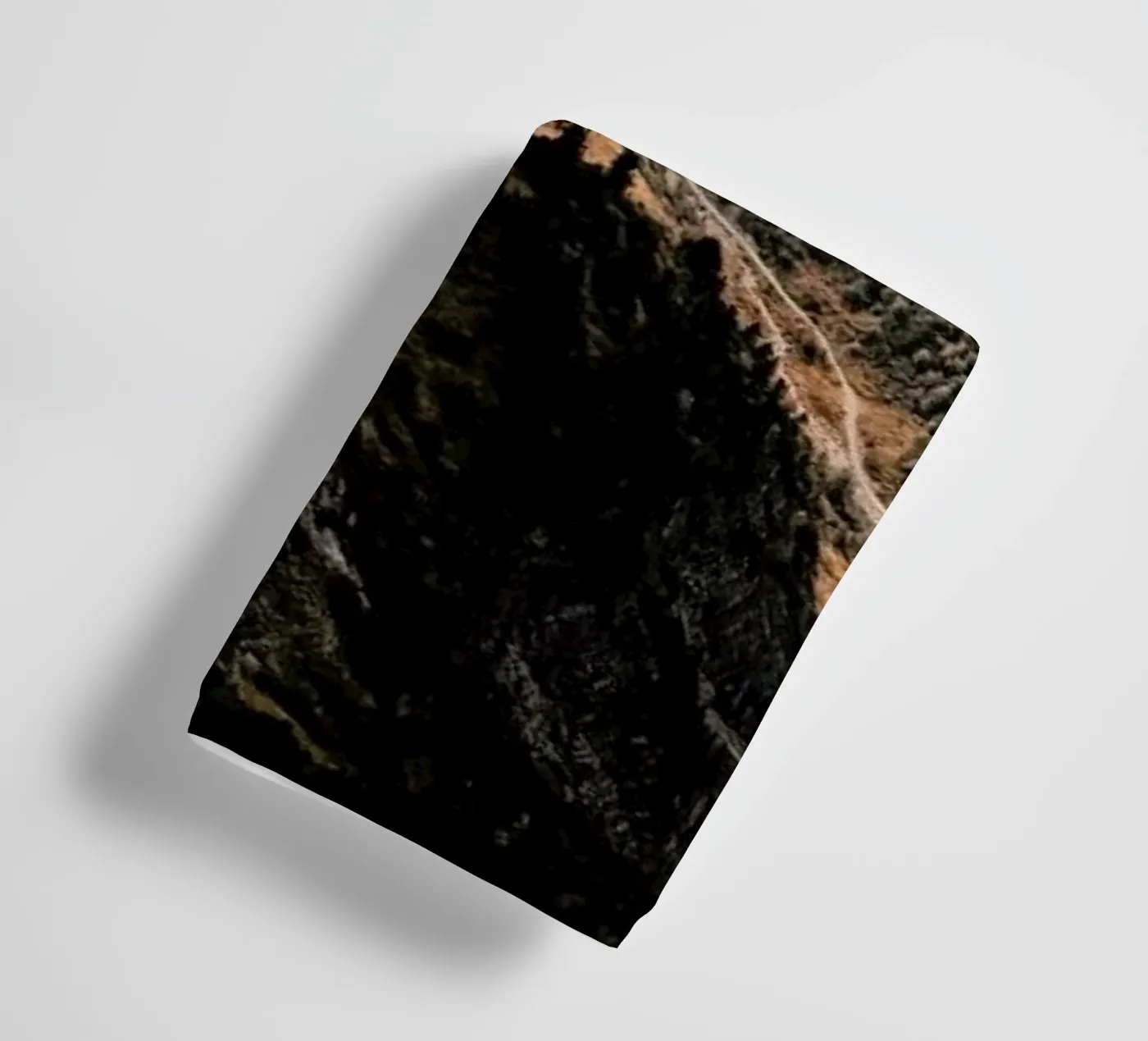 Unknown Planet badhanddoek van Sebastian Hilgetag