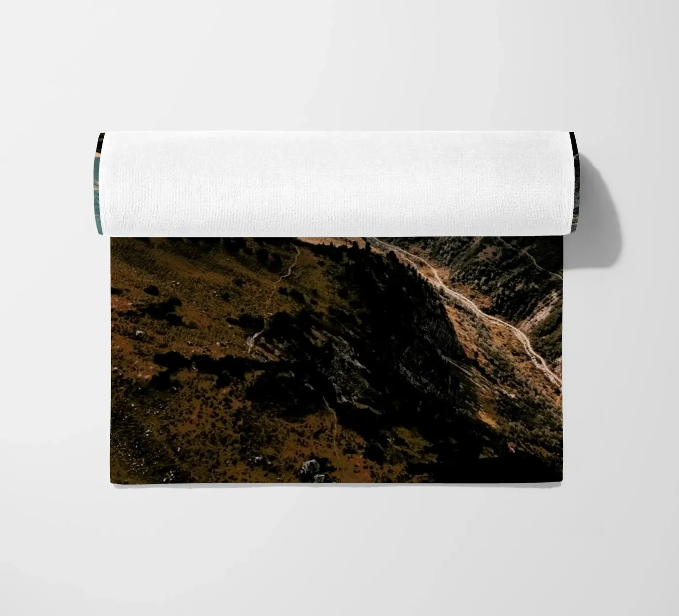 Unknown Planet Strandtuch von Sebastian Hilgetag