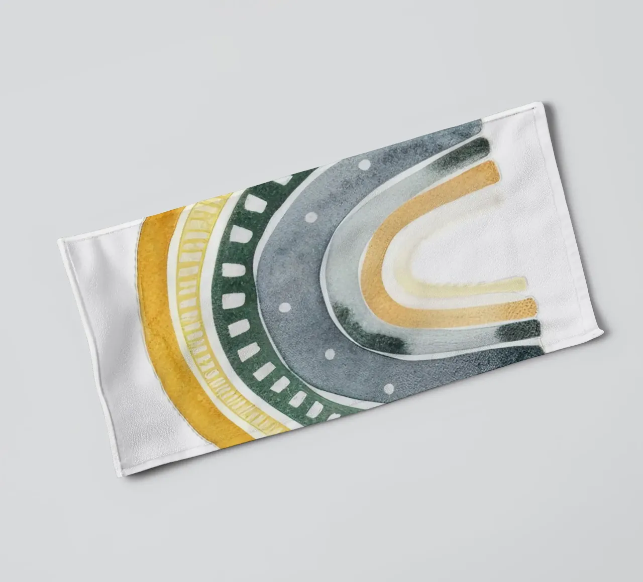 Earthy Boho Rainbow Art - Décoration de chambre d'enfant jaune moutarde et vert serviette de bain de ClubArt