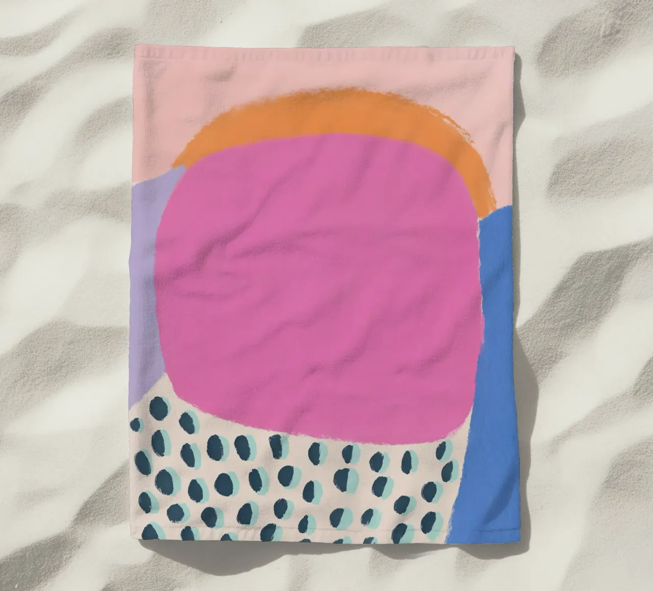 Levendige zomerblobs strandhanddoek van Carinaprint