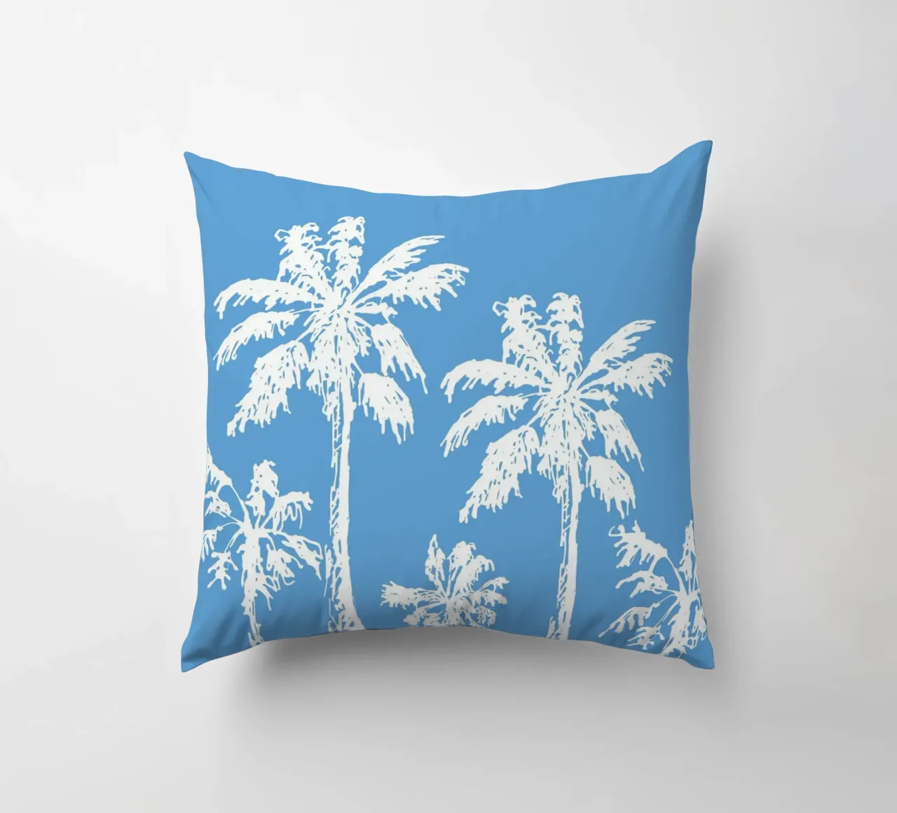 Impression de palmiers - Décoration côtière, vibrations estivales, esthétique bleue coussin de ClubArt