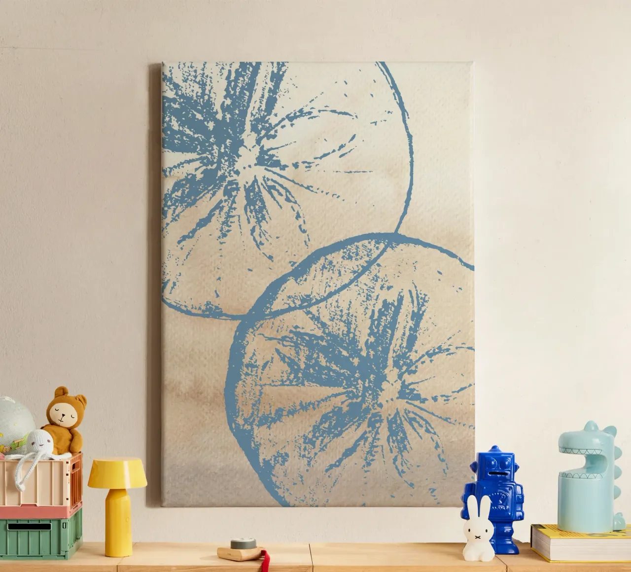 Abstracte plakjes citrusvruchten - Blauw & beige, modern botanisch canvas met Baklijst van ClubArt