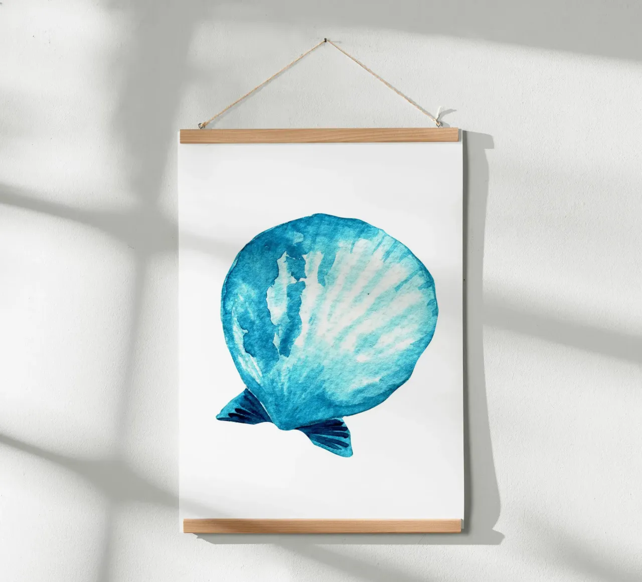 Blaue Jakobsmuschel Aquarell - Kunst am Meer, Ozean Home Deco Poster mit Kunststoffrahmen von ClubArt