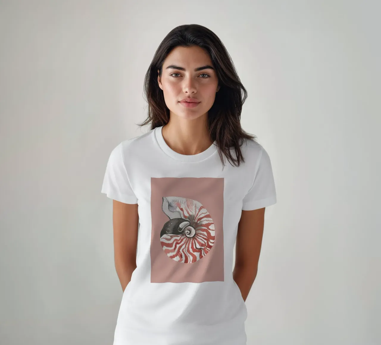 Nautilus Muschel Aquarell - Terrakotta & Weiß, Kunst am Meer T-Shirt von ClubArt