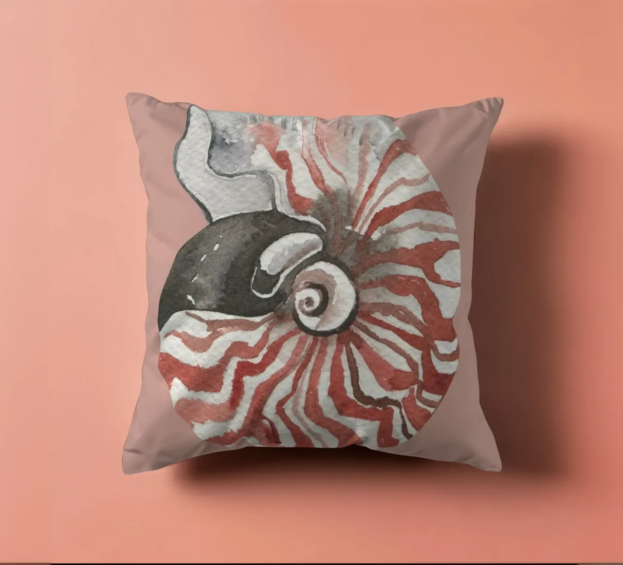 Nautilus Shell Acquerello - Terracotta e bianco, Arte costiera cuscino da ClubArt
