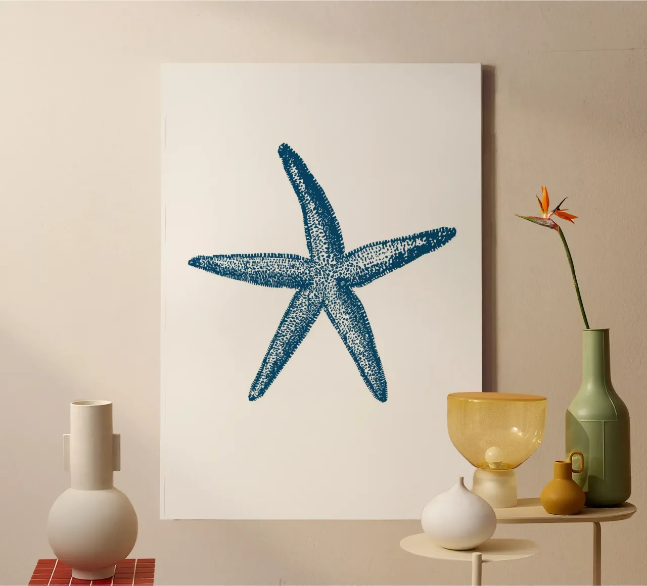 Print van gestructureerde blauwe zeesterren - Nautisch, Kustzeekunst canvas met Baklijst van ClubArt