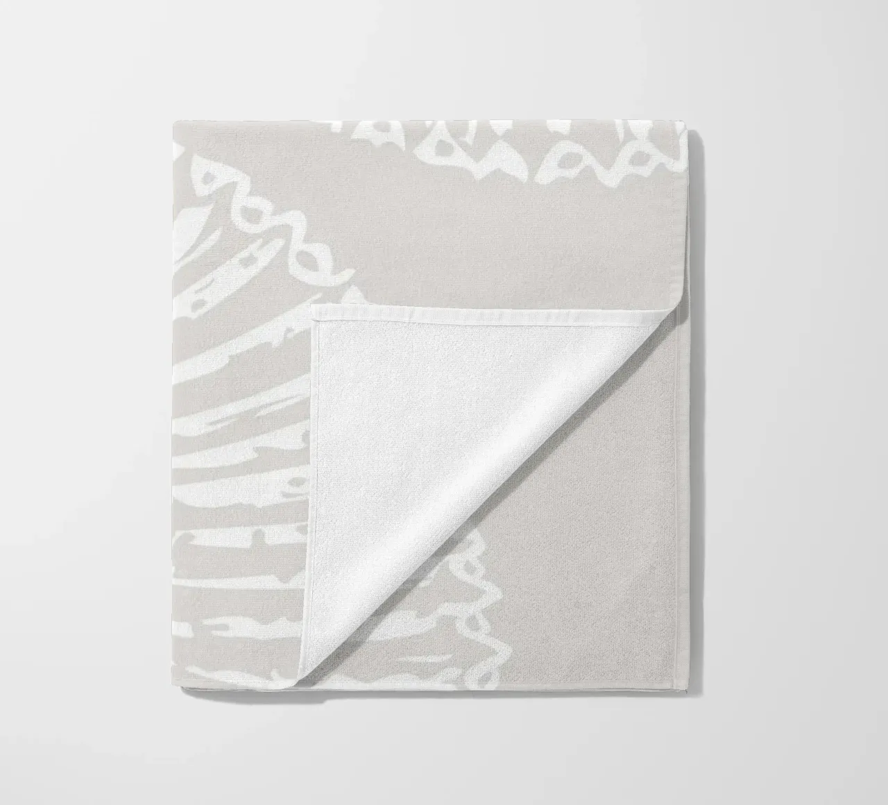 Impression abstraite de coquillages - Décoration côtière neutre, Beac moderne serviette de plage de ClubArt