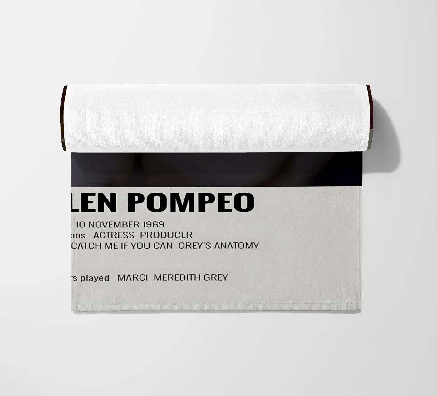 ELLEN POMPEO telo mare da MVFminimalist