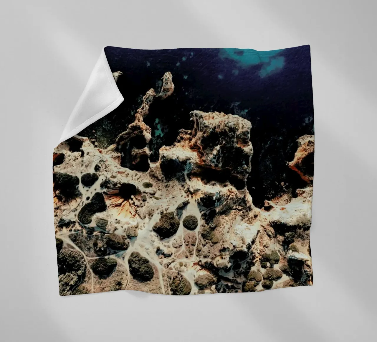 Abstract Coast coperta in pile da Sebastian Hilgetag