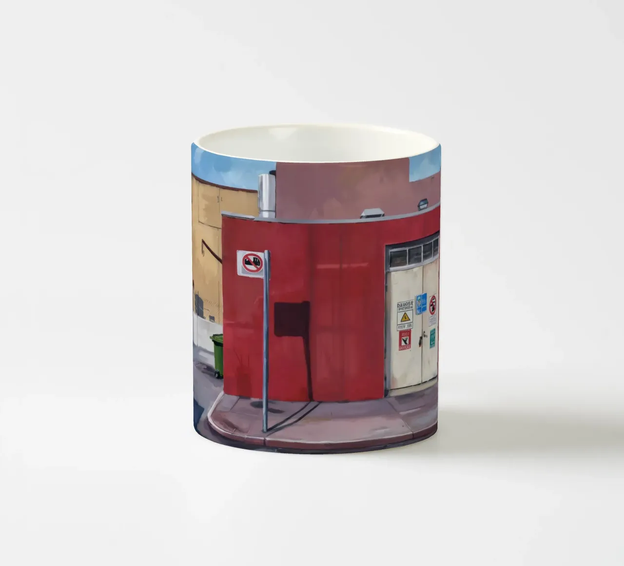 Parete rossa, porta bianca tazza in ceramica da Opal Strokes