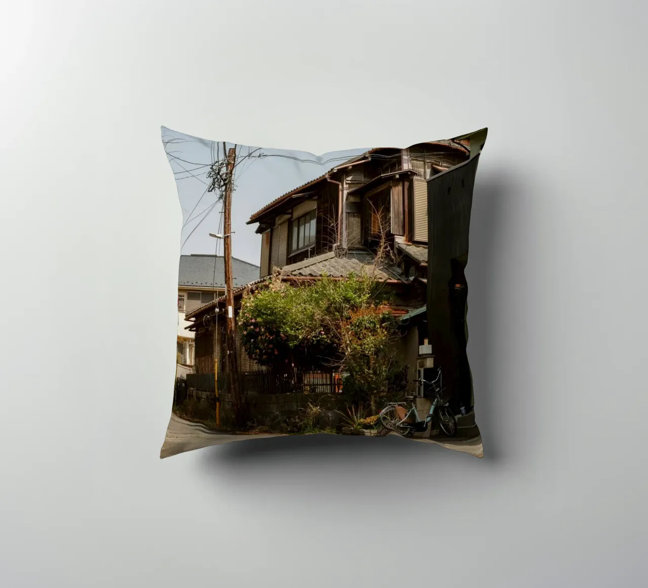 Periferia di Kamakura, Giappone cuscino da Marcel Bisig