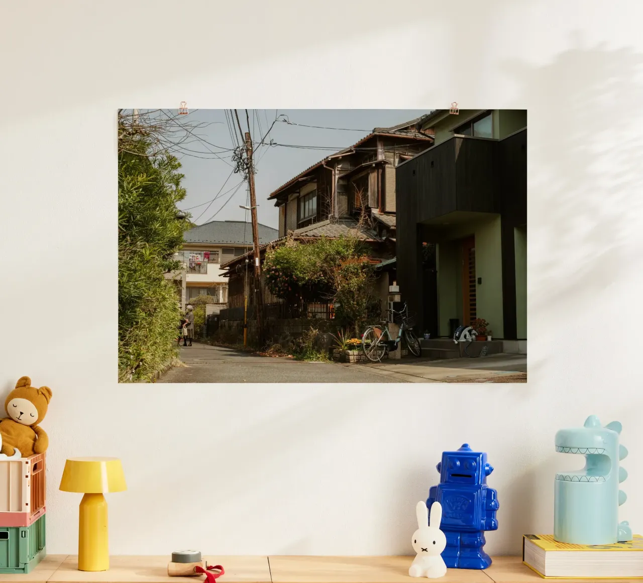 Periferia di Kamakura, Giappone poster con telaio in alluminio da Marcel Bisig