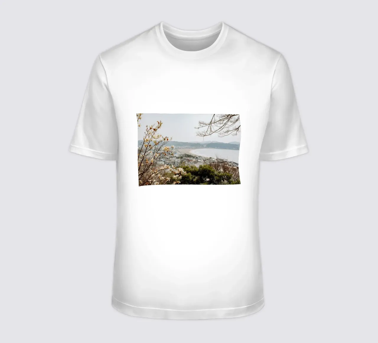Mare di Kamakura, Giappone t-shirt da Marcel Bisig