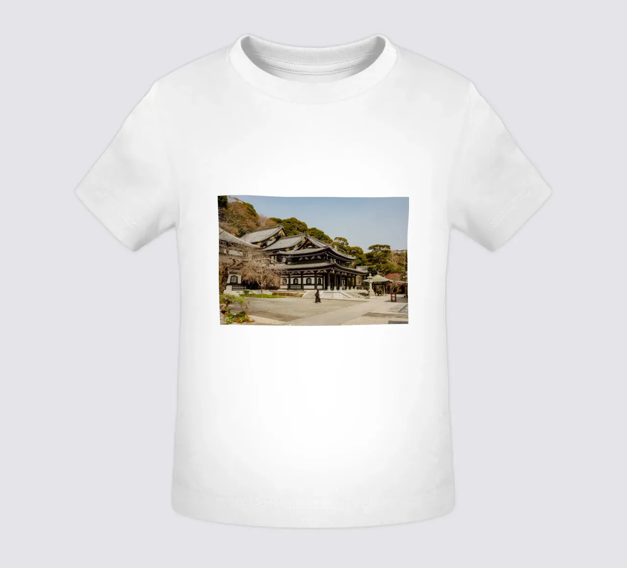 Tempio di Kamakura, Giappone maglietta neonato da Marcel Bisig