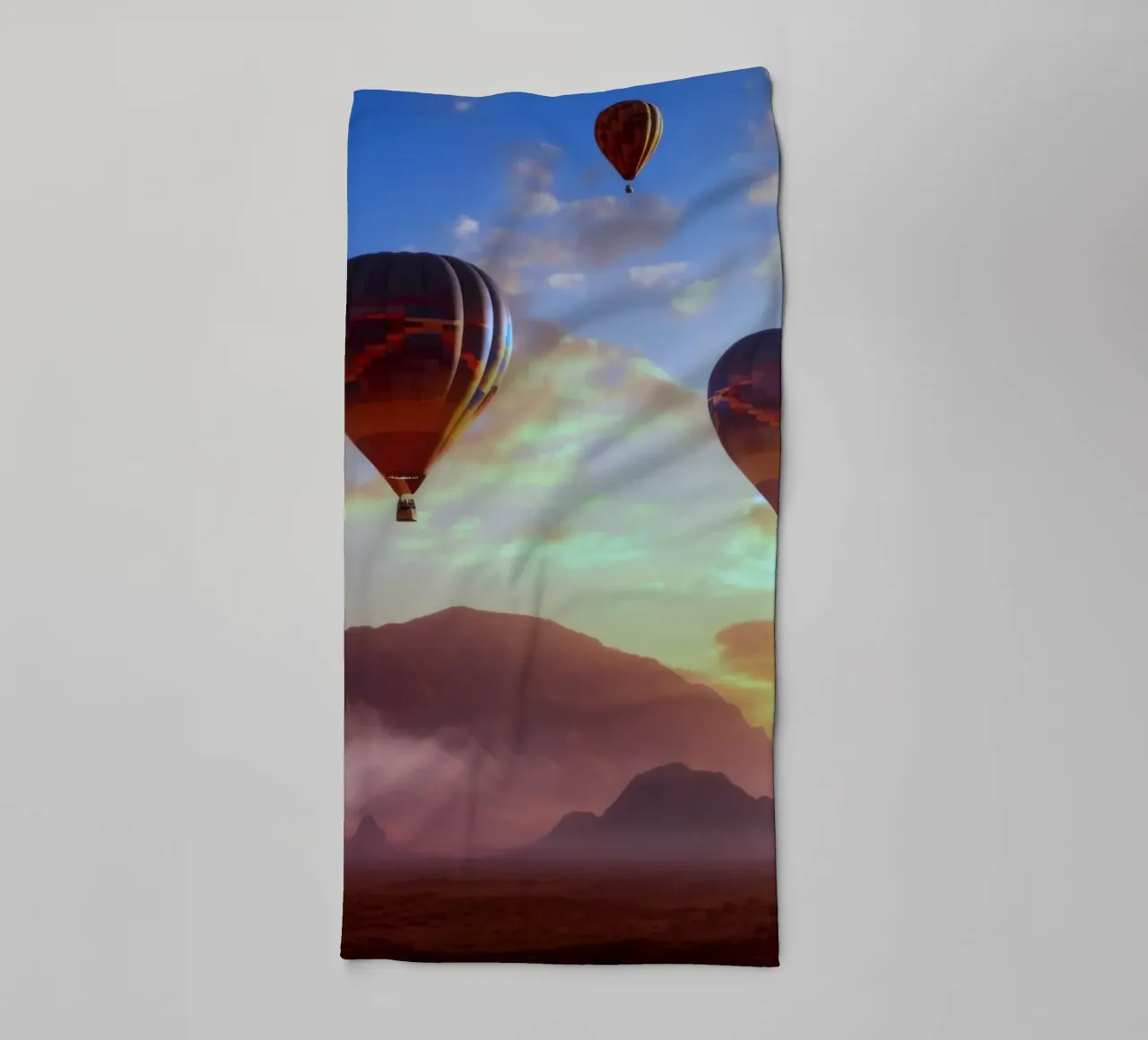 mongolfiere montagne tramonto asciugamano da bagno da space words