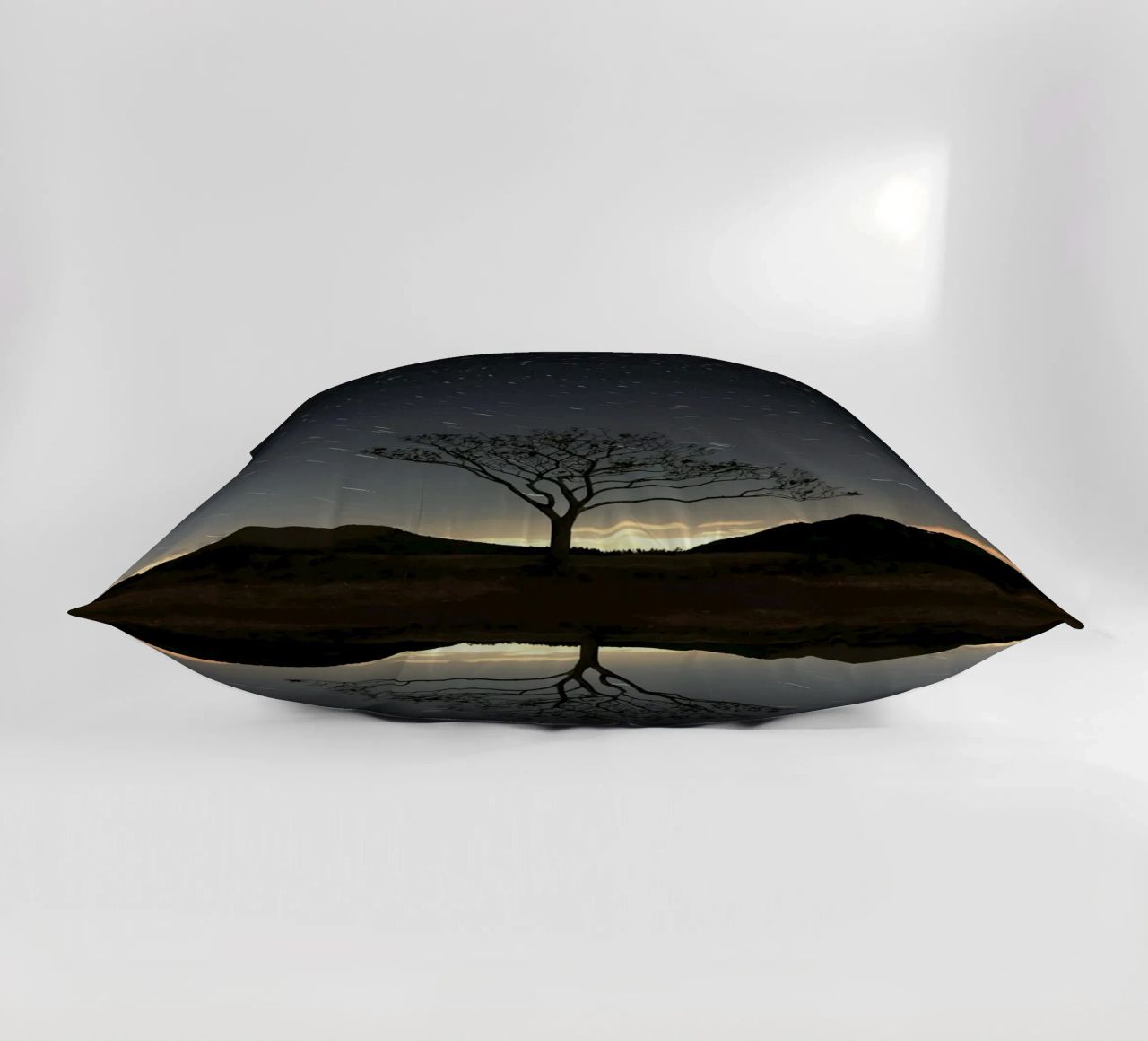 silhouette albero in timelapse cuscino da space words