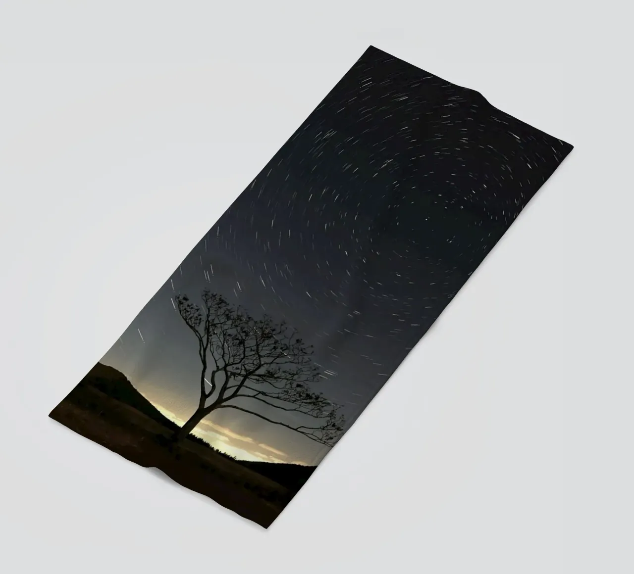 Silhouette Baum Timelapse Strandtuch von space words