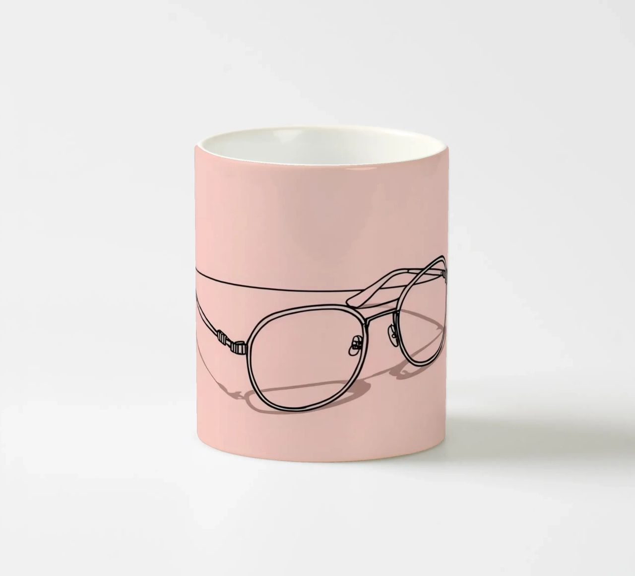 Occhiali alla moda immortalati su uno sfondo rosa minimalista tazza in ceramica da DesignDoodle
