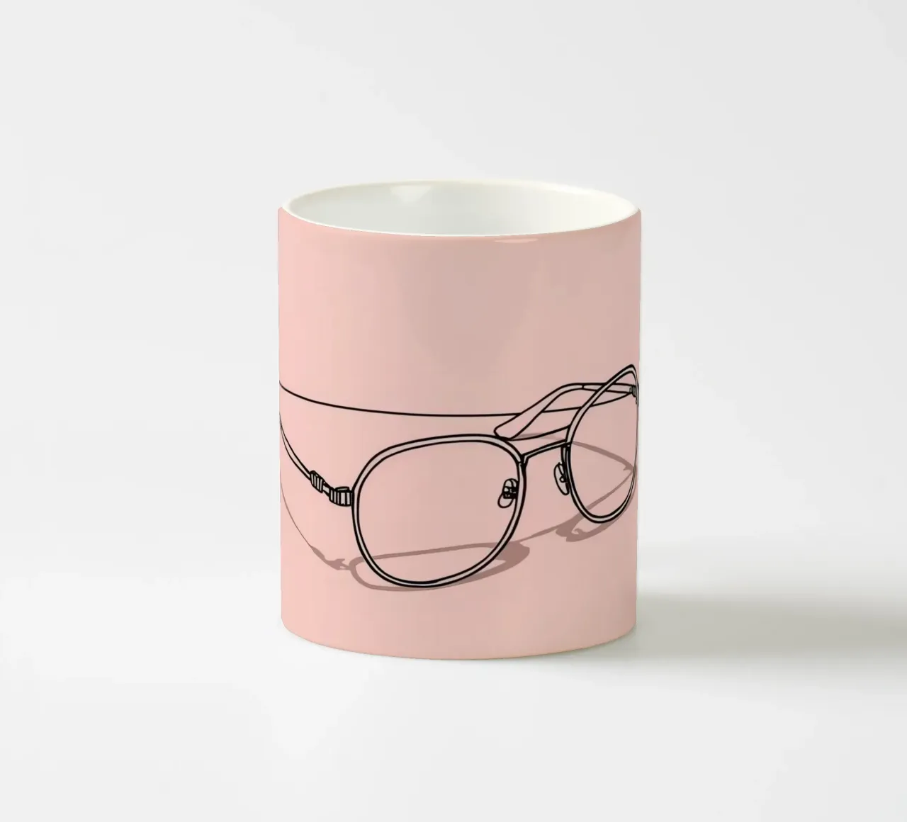 Occhiali alla moda immortalati su uno sfondo rosa minimalista tazza in ceramica da DesignDoodle